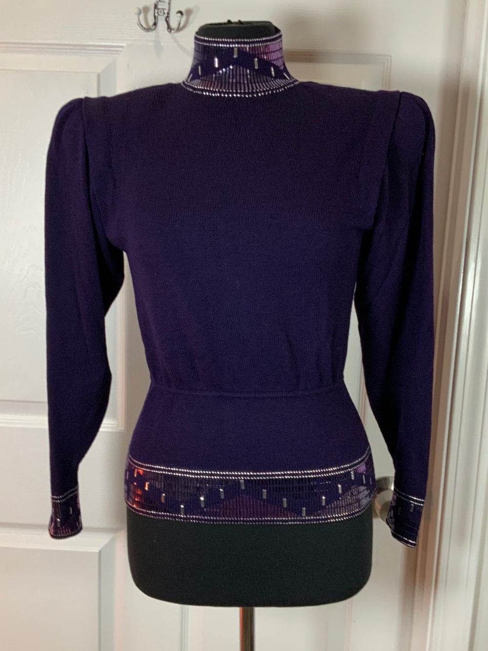 St. John Vintage Purple Mock Neck Sequin Rhinestone Evening Sweater Size 6